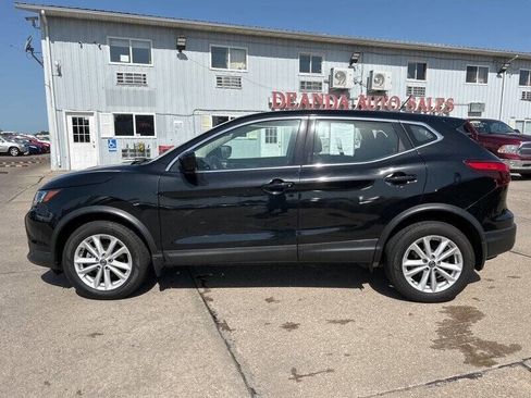 Used 2019 Nissan Rogue Sport S w/ Appearance Package image 2