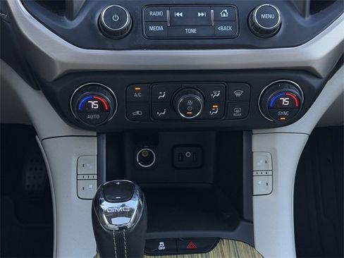 Used 2019 GMC Acadia Denali image 20