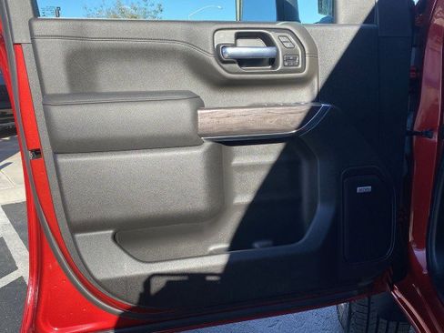 Used 2022 Chevrolet Silverado 2500 LTZ w/ LTZ Premium Package image 22