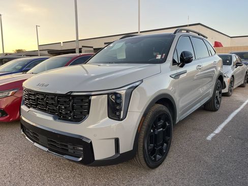 Certified 2026 Kia Sorento SX Prestige AWD/4WD image 3