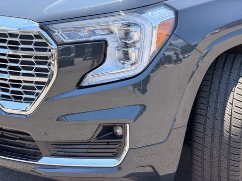 Used 2022 GMC Terrain Denali w/ Denali Premium Package AWD/4WD image 14