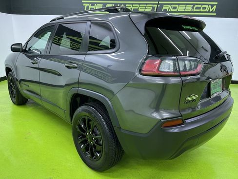 Used 2023 Jeep Cherokee Altitude Lux image 7