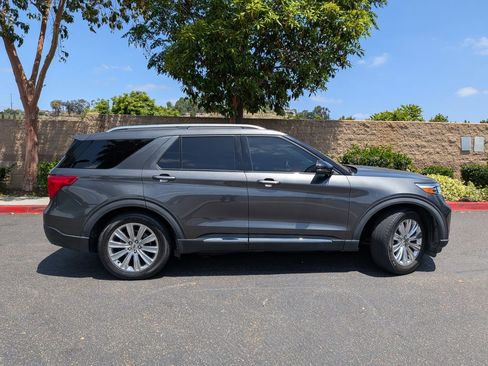 Used 2020 Ford Explorer Limited RWD image 8