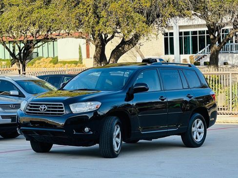 Used 2010 Toyota Highlander SE image 3