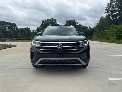 Used 2023 Volkswagen Atlas SE w/ Panoramic Sunroof Package FWD image 2