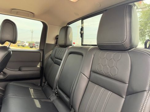Certified 2024 Nissan Frontier SL w/ Technology Package RWD image 23