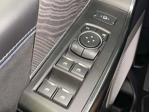 Used 2025 Ford F350 Platinum AWD/4WD image 30
