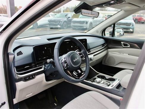 New 2025 Kia Carnival SX w/ SX Dark Edition Package image 2