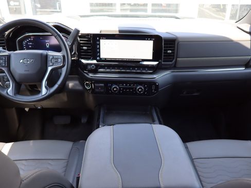 Used 2026 Chevrolet Silverado 2500 ZR2 AWD/4WD image 19