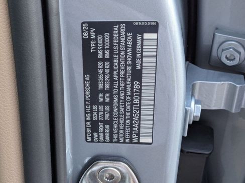 Certified 2026 Porsche Macan AWD/4WD image 30