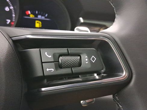 Used 2026 Porsche Macan image 16