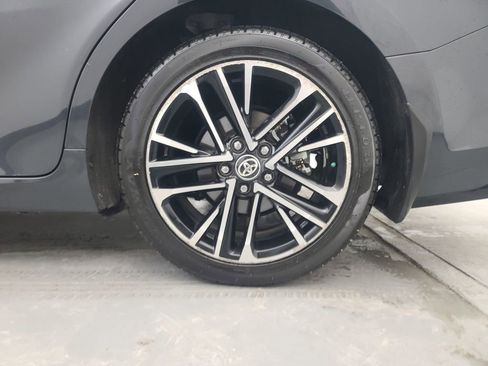 Used 2025 Toyota Camry XLE w/ Premium Plus Package image 12