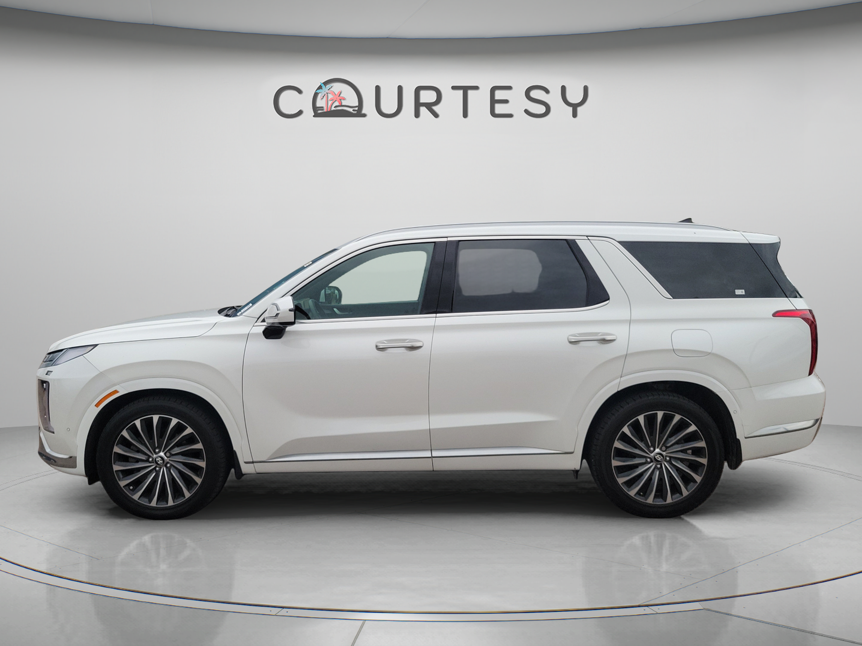 Used 2023 Hyundai Palisade Calligraphy AWD/4WD image 2