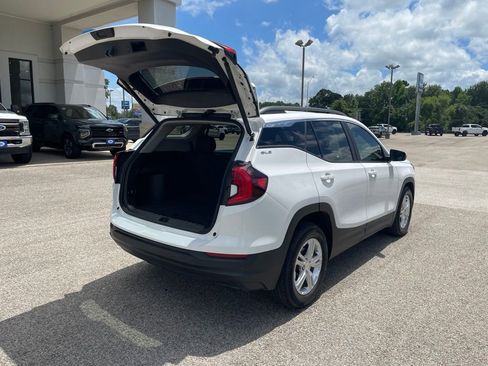 Used 2024 GMC Terrain SLE w/ Driver Convenience Package FWD image 32