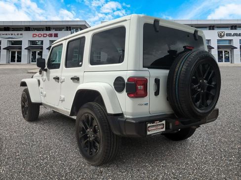 Used 2024 Jeep Wrangler Unlimited Sahara AWD/4WD image 6