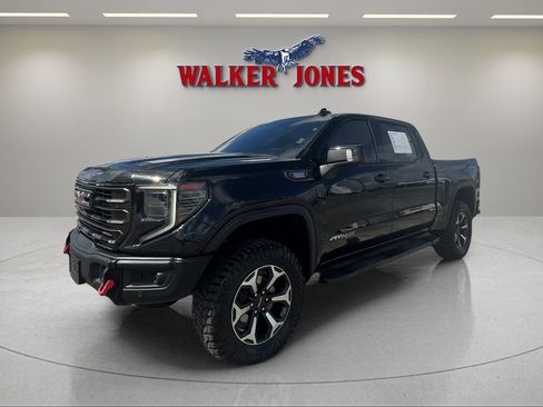 Used 2024 GMC Sierra 1500 AT4X image 2