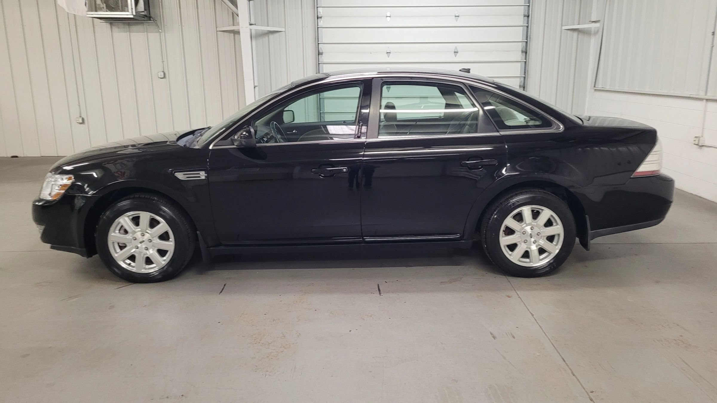 Used 2008 Ford Taurus SEL AWD/4WD image 3