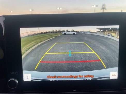 Used 2025 Toyota Camry SE image 22