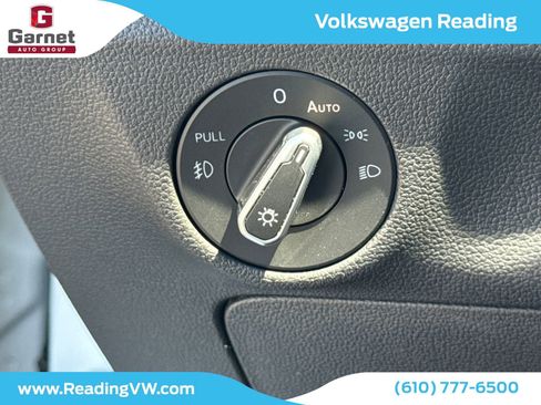 Certified 2021 Volkswagen Jetta R-Line w/ R-Line Cold Weather Package FWD image 31