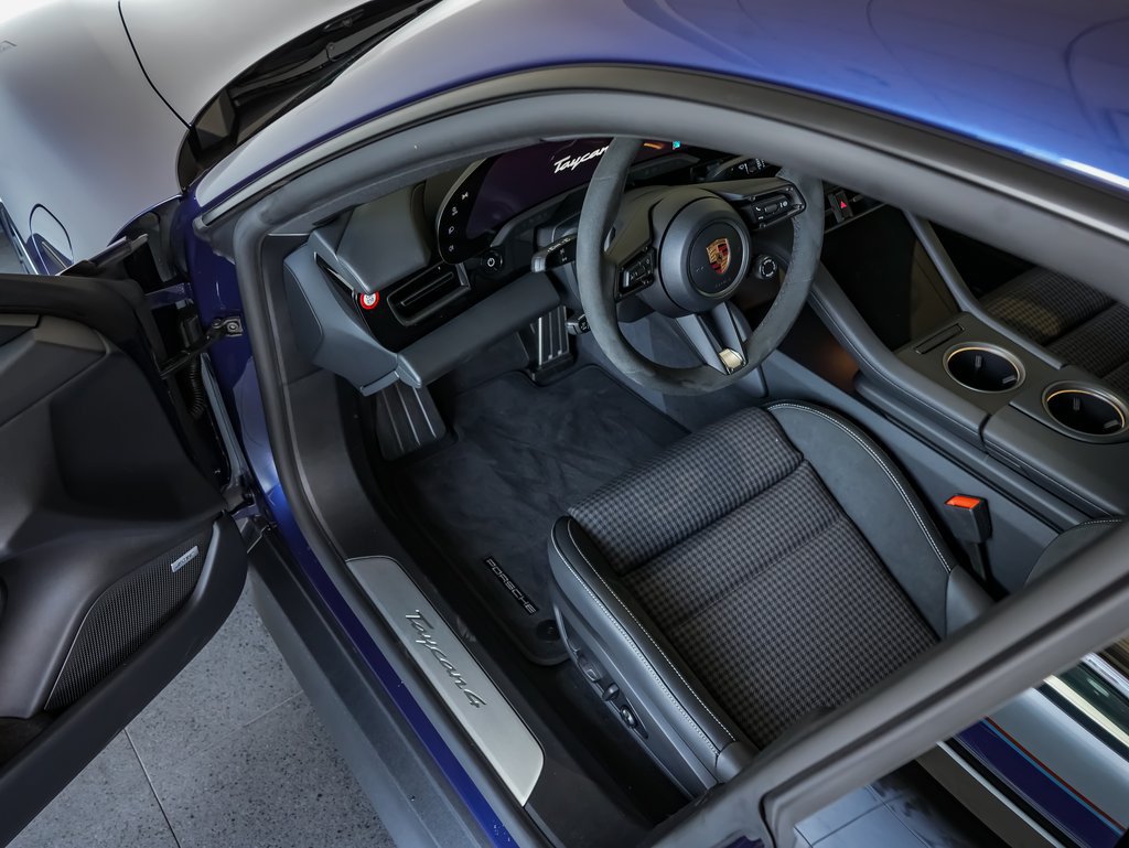 Certified 2026 Porsche Taycan AWD/4WD image 4