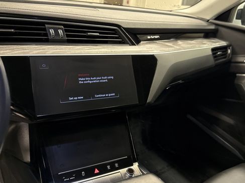 Used 2021 Audi e-tron Premium Plus w/ Premium Plus Package image 8