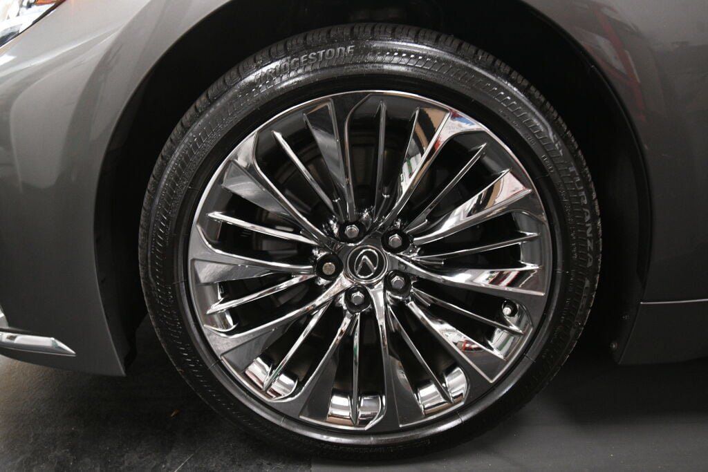 Used 2023 Lexus LS 500 AWD image 35
