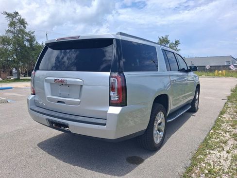 Used 2017 GMC Yukon XL SLT w/ Open Road Package RWD image 6