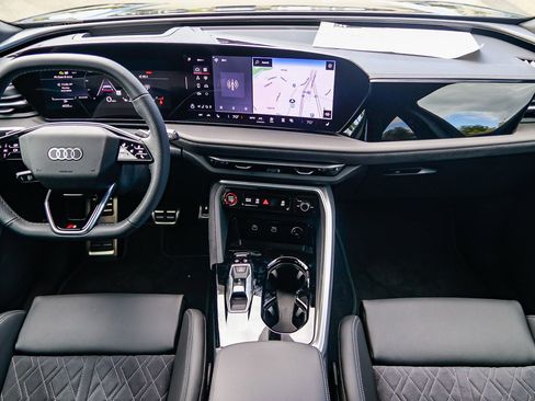 New 2025 Audi SQ5 Premium Plus AWD/4WD image 12