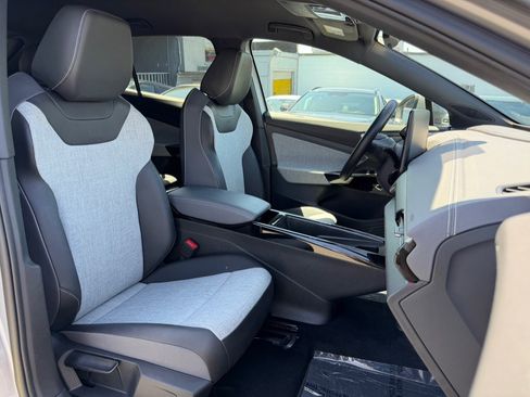 Used 2023 Volkswagen ID.4 Pro AWD/4WD image 30