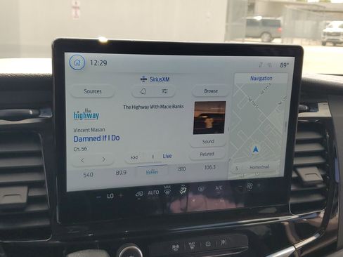 Used 2024 Ford Transit 350 XLT image 24