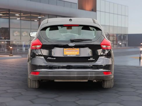 Used 2016 Ford Focus SE w/ SE Cold Weather Package FWD image 6