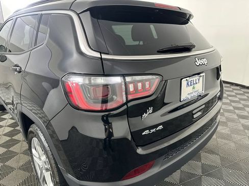 Used 2023 Jeep Compass Latitude w/ Convenience Group AWD/4WD image 31