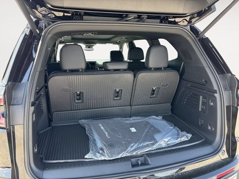 New 2026 GMC Acadia Denali w/ Super Cruise Package AWD/4WD image 10