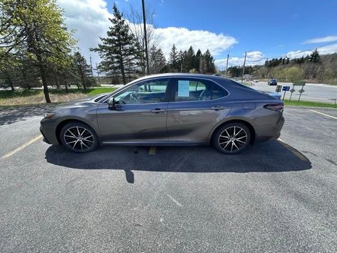 Used 2023 Toyota Camry SE w/ Blackout Package (TMS) image 6