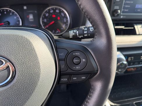 Used 2021 Toyota RAV4 XLE w/ Convenience Package image 14