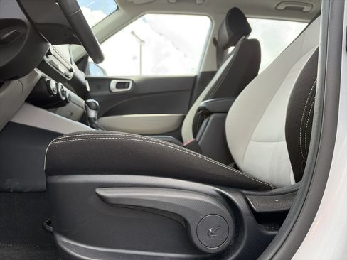 Used 2026 Hyundai Venue SEL FWD image 18