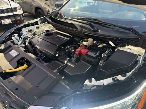 Used 2023 Nissan Rogue SV image 28