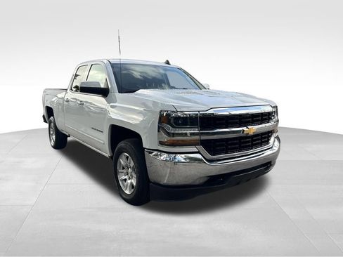 Used 2019 Chevrolet Silverado 1500 LT AWD/4WD image 2