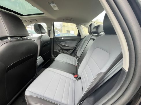 Used 2025 Volkswagen Jetta SE image 24