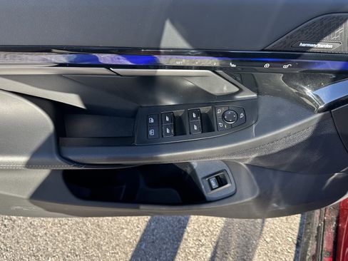 Used 2024 BMW 540i xDrive 540i xDrive w/ Premium Package image 17