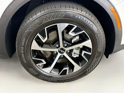 Used 2023 Kia Sportage EX AWD/4WD image 11