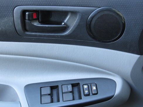 Used 2014 Toyota Tacoma 4x4 Double Cab image 29