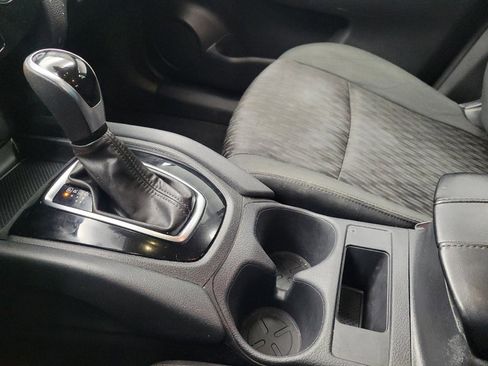 Used 2020 Nissan Rogue S image 26