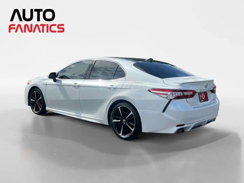 Used 2020 Toyota Camry XSE FWD image 3