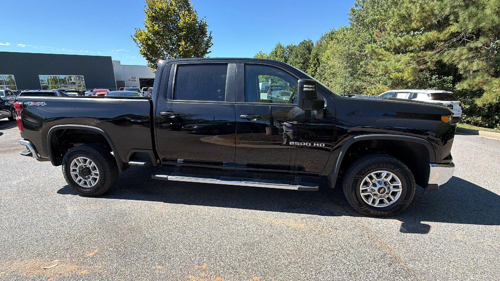 Used 2025 Chevrolet Silverado 2500 LT w/ Convenience Package AWD/4WD image 7