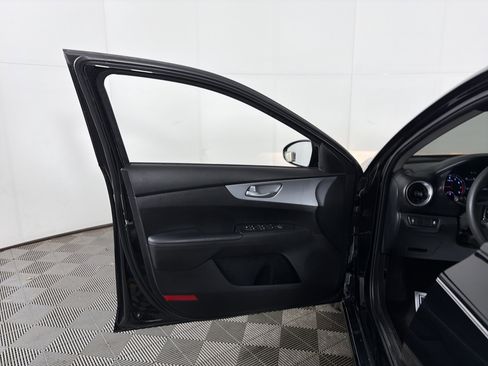 Used 2023 Kia Forte LX image 27