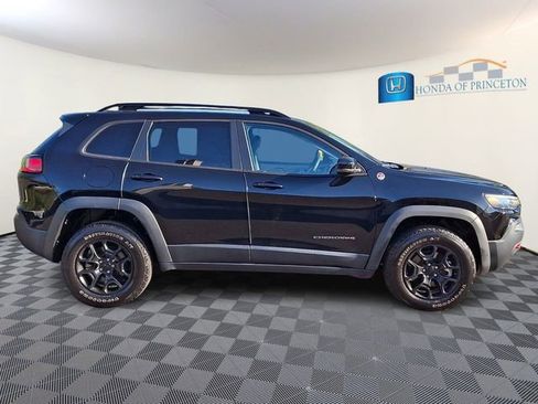 Used 2022 Jeep Cherokee Trailhawk w/ Technology Group B AWD/4WD image 7