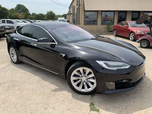 Used 2017 Tesla Model S 60 RWD image 3