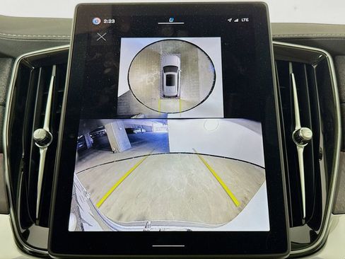 New 2026 Volvo XC90 T8 Ultra w/ Protection Package Premier AWD/4WD image 14