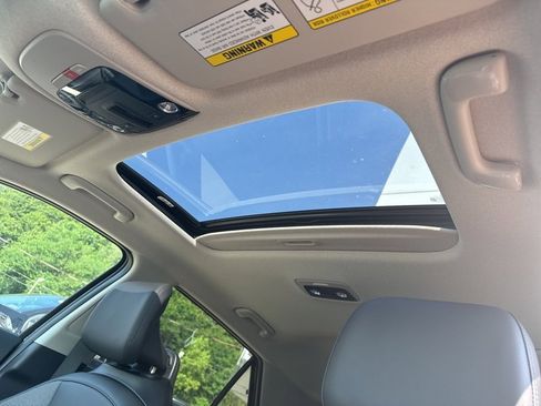 New 2025 Kia Niro EX Touring image 40